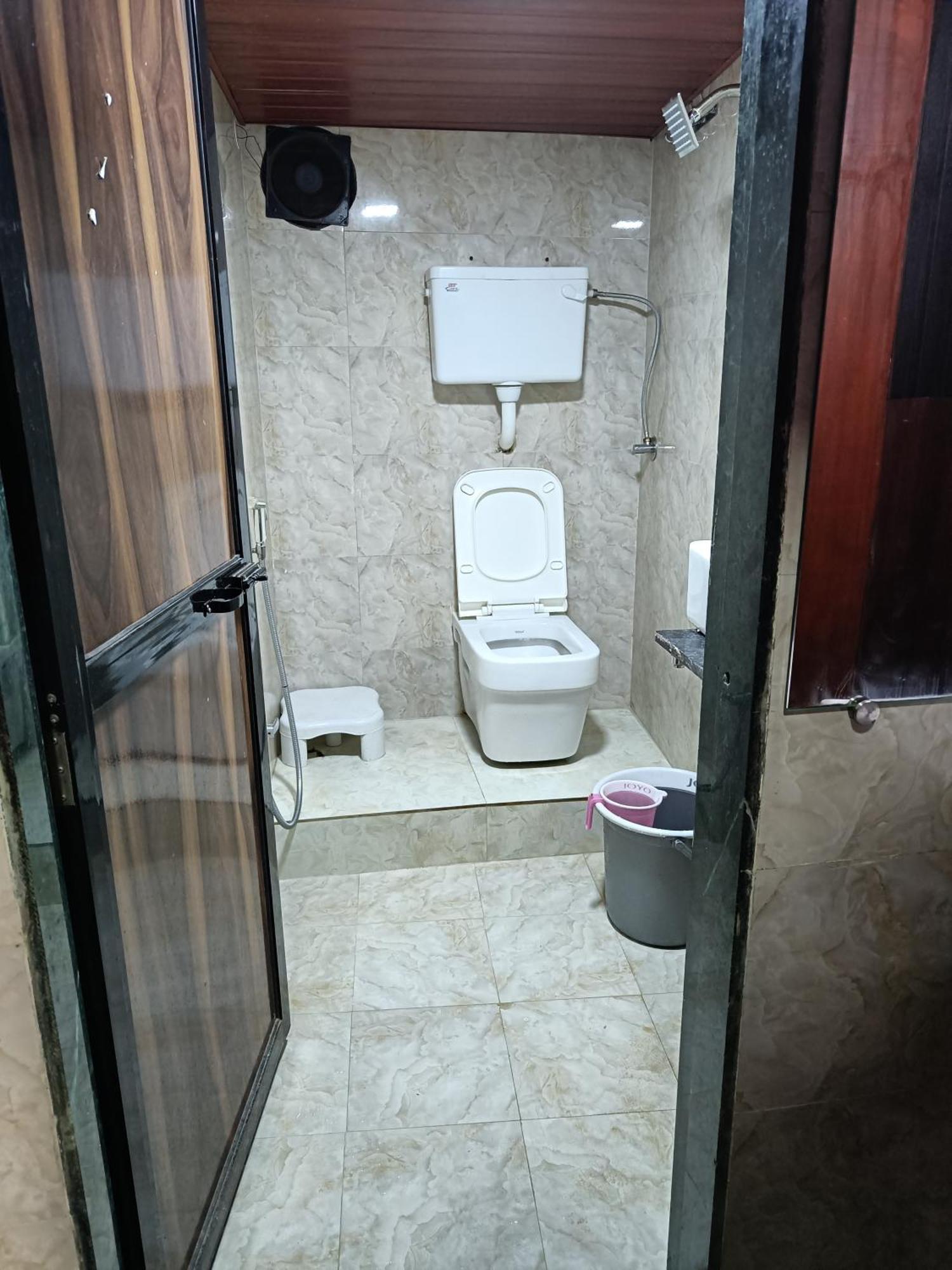Asra Dormitory For Male And Female Мумбаи Экстерьер фото