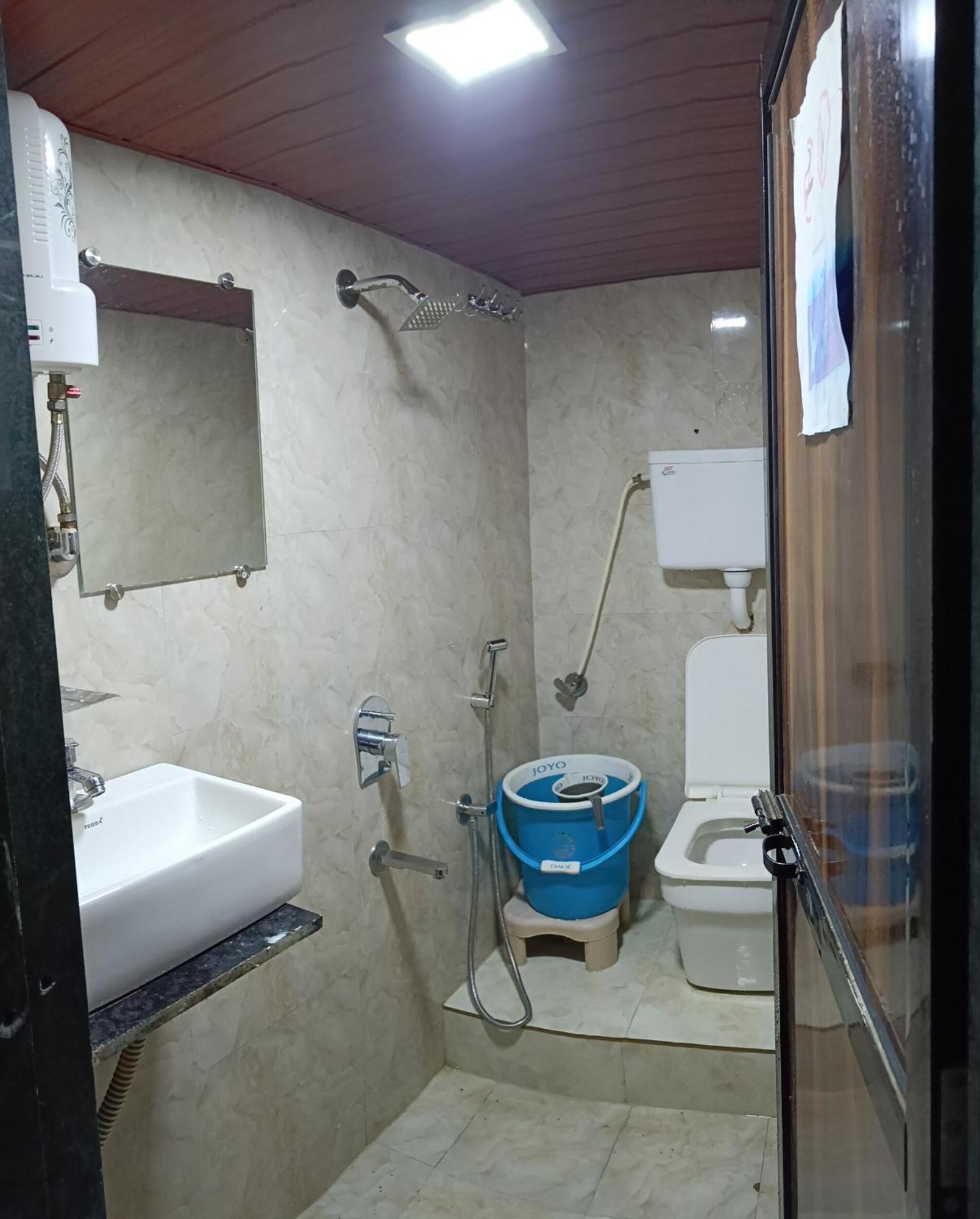 Asra Dormitory For Male And Female Мумбаи Экстерьер фото