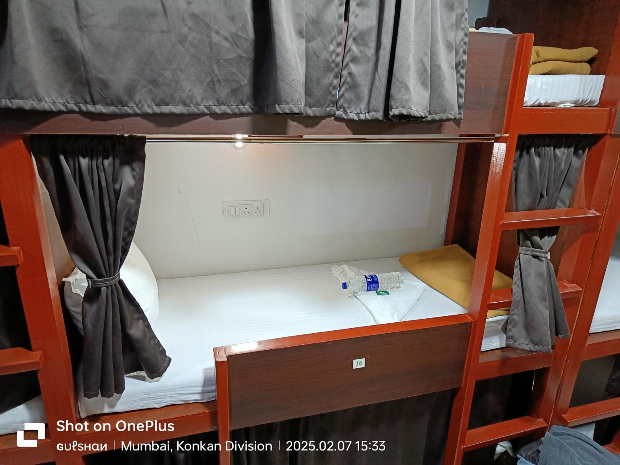Asra Dormitory For Male And Female Мумбаи Экстерьер фото